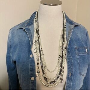 WHITE HOUSE BLACK MARKET CONVERTIBLE NECKLACE